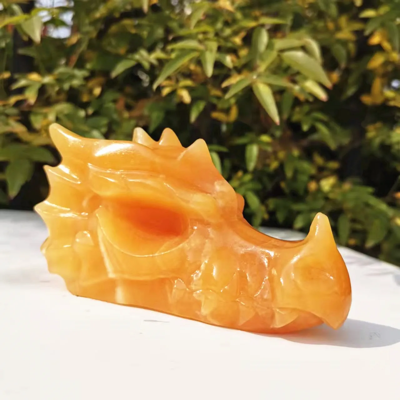 10cm Természetes Arany fagyasztott kőből Faragott Sárkány Fejét Koponya Réteges narancs kalcit Sárkány Fejét Figura